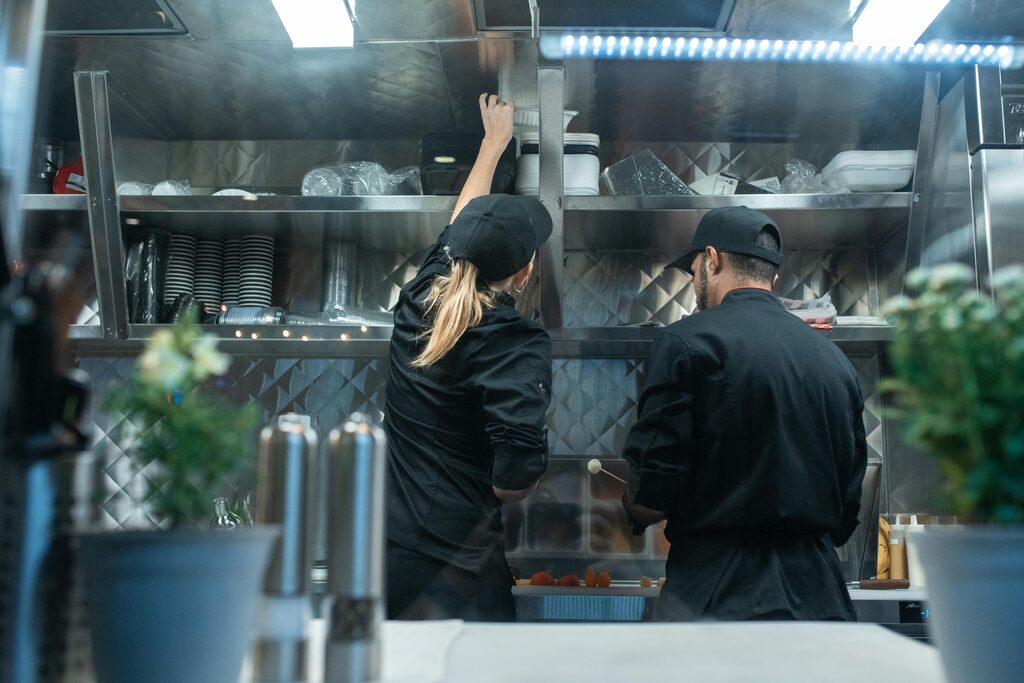 auxiliar de cozinha: o que faz e principais funções