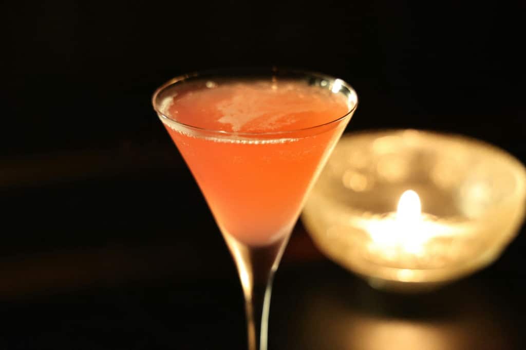 drinks famosos: cosmopolitan