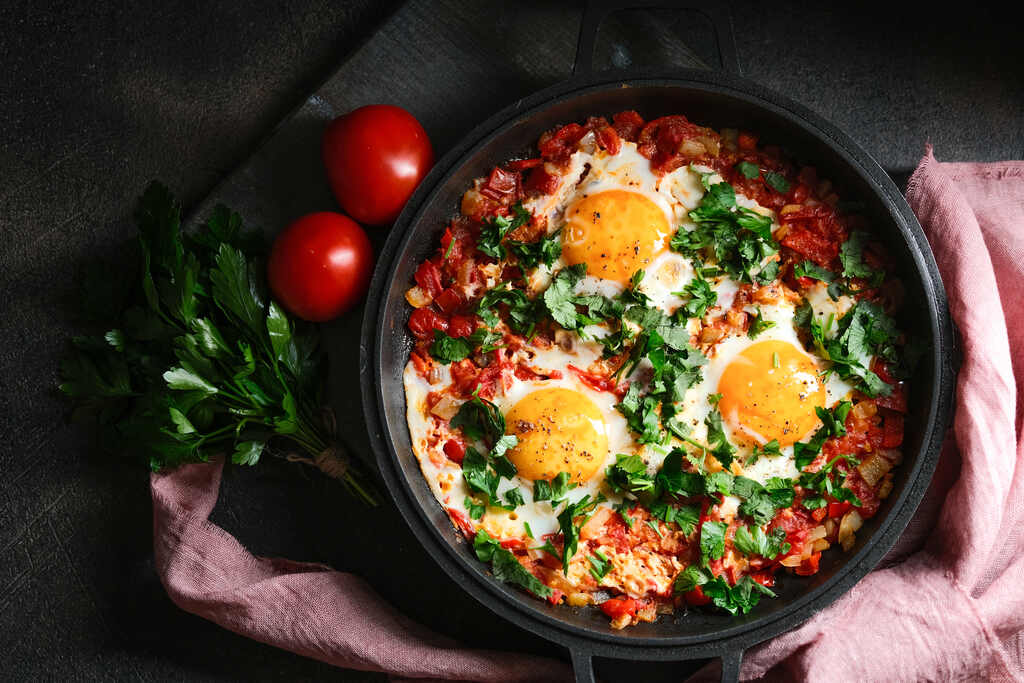 comida arabe: shakshuka