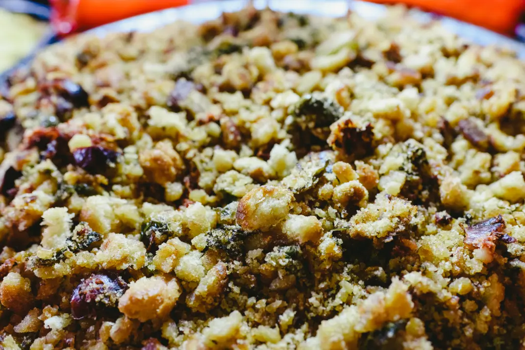 Migas, prato típico da culinária espanhola feito com migalhas de pão fritas