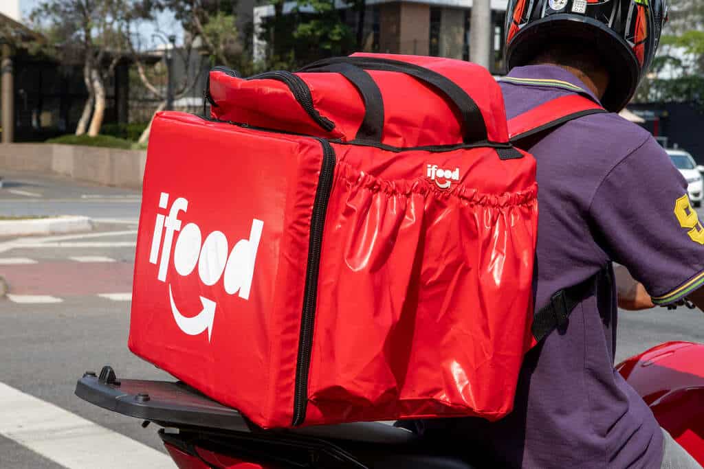 motoboy com mochila ifood